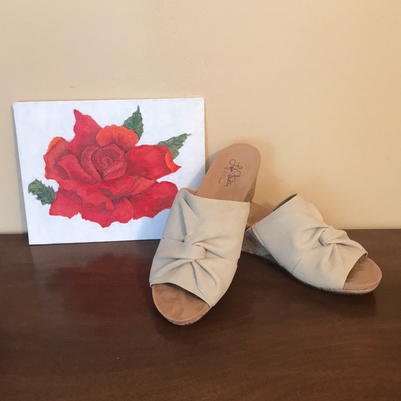 Life Stride Shoes - Beautiful and charming slide